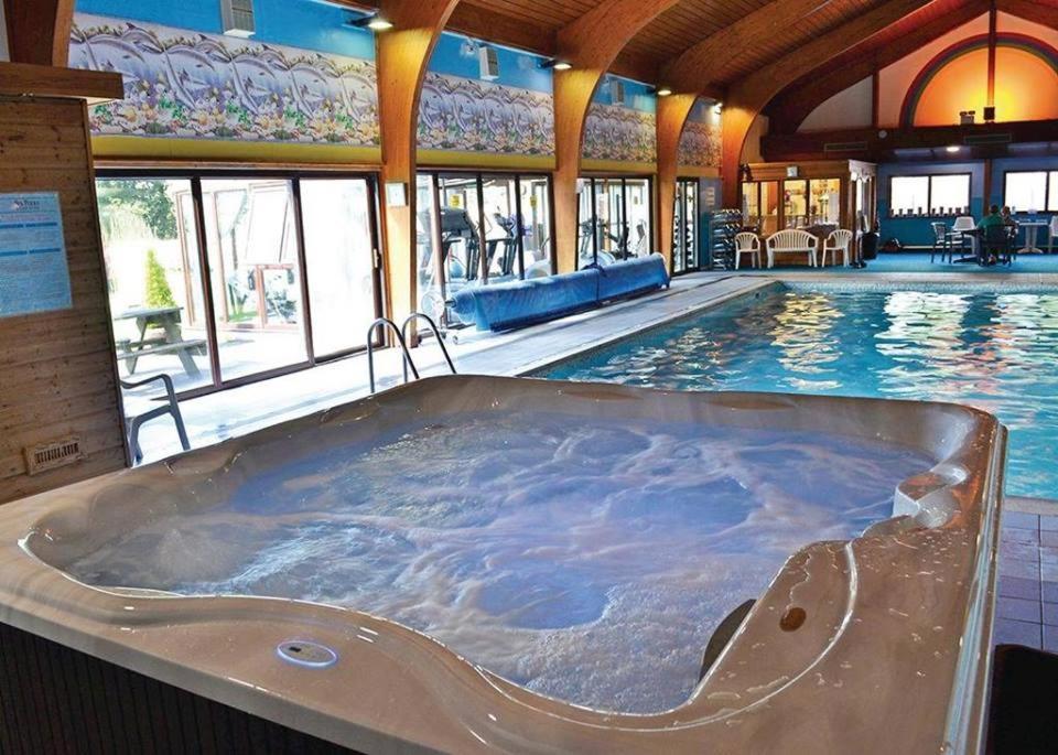 Pantglas Hall And Leisure Club * Carmarthen