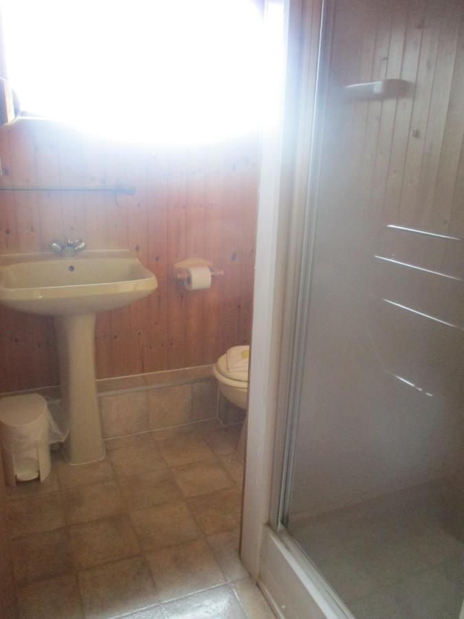 Chalet Pantglas Hall And Leisure Club Carmarthen