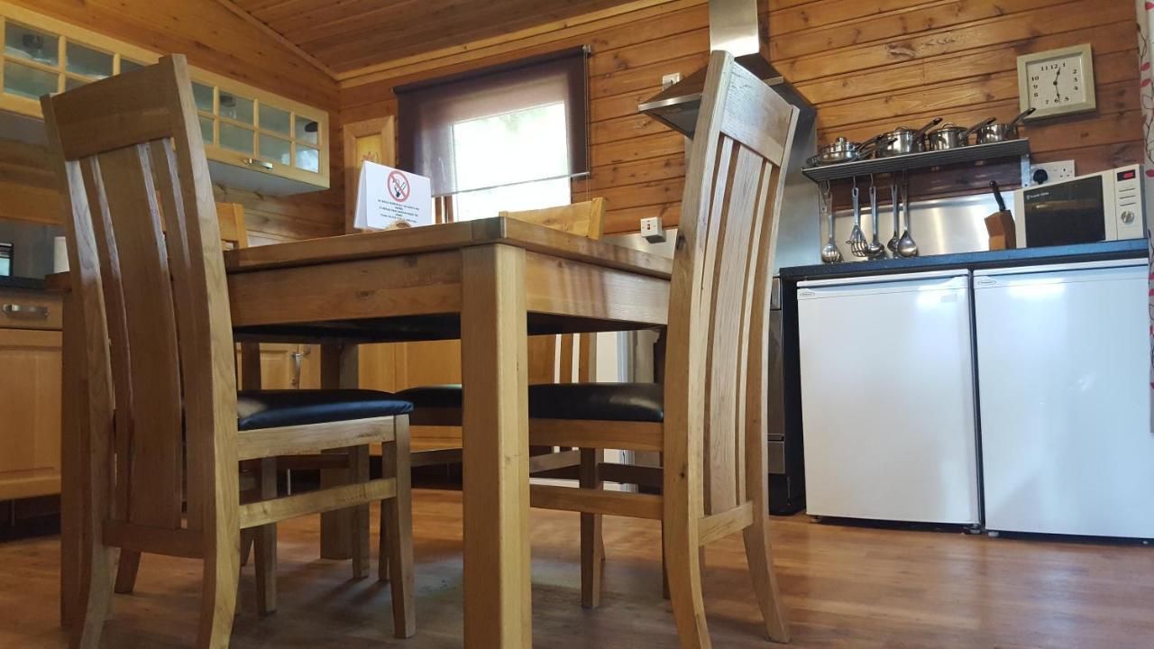 Chalet Pantglas Hall And Leisure Club Carmarthen